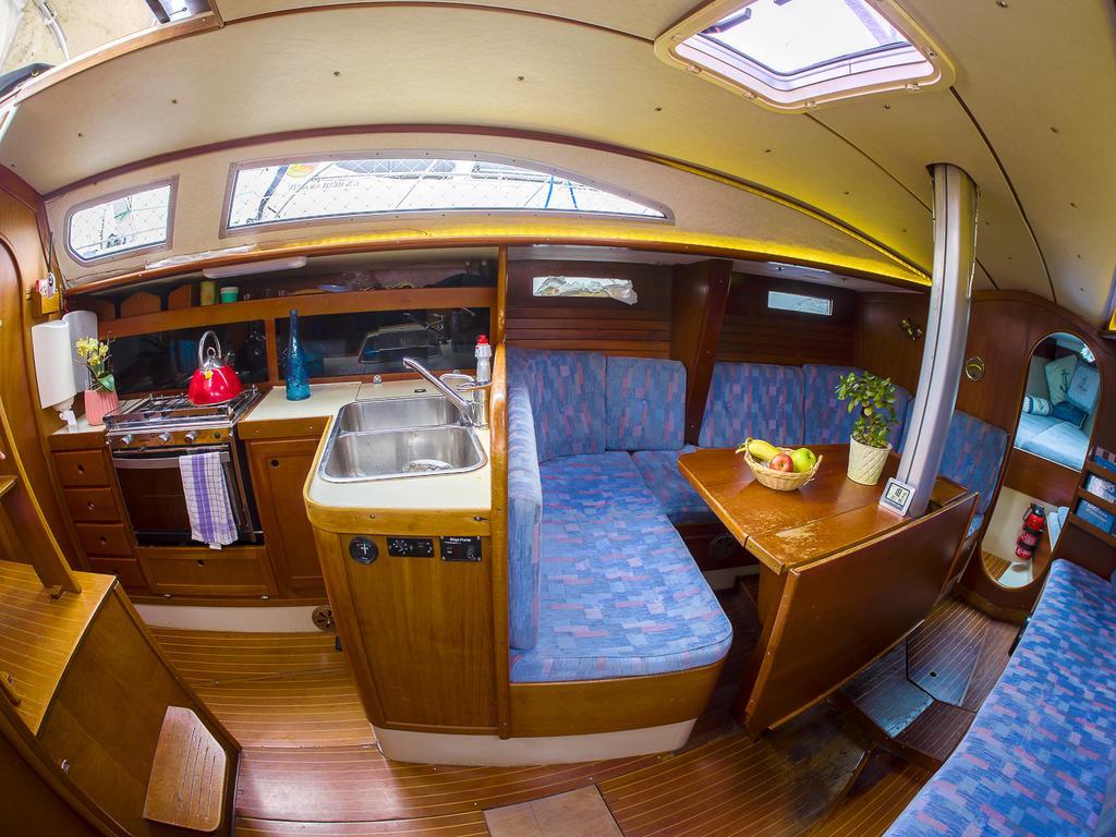 Отель Norwavey, Sleep In A Boat Krokelvdalen Экстерьер фото
